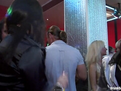 Kont, Grote kont, Grote mammen, Sperma shot, Handbeurt, Moeder die ik wil neuken, Orgie, Kut duiken