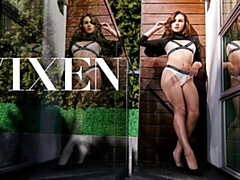 Gros cul, Grosse bite, Sucer une bite, Brunette brune, En levrette, Seins naturels, Adolescente, Nénés