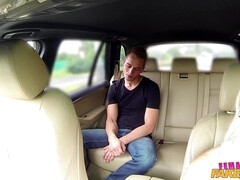 Blondine, Blasen, Auto, Handjob, Lecken, Im freien, Muschi