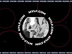 Sperma in gezicht, Kwartet, Groepseks, Likken, Natuurlijke tieten, Orgie, Schreeuwen, Uniformpje