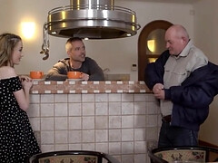 Gevangen, Hd, Likken, Masturbatie, Klein, Kut duiken, Geschoren, Tieten likken