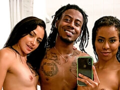 Kont, Grote kont, Zwart, Pijpbeurt, 1 man 2 vrouwen, Interraciaal, Tiener, Trio