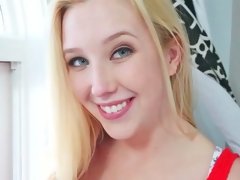 Blonde, Queue