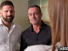 Grote lul, Grote mammen, Bruinharig, Rondborstig, Dubbele penetratie, Moeder die ik wil neuken, Mager, Trio