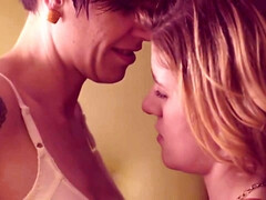 デカパイ, ブロンド, グループ, Hd, 下着, 熟年, パーティ, タトゥー