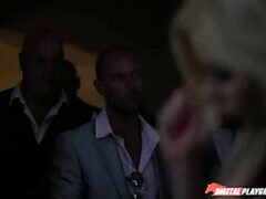 デカパイ, チン, ヨーロピアン, なめる, 自然山雀, ポリス, 現実, ショートヘア