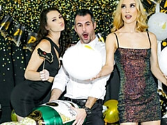 18 jahre, Grosser schwanz, Blasen, Hundestellung, Frau frau mann, Natürlichen titten, Jungendliche (18+), Titten