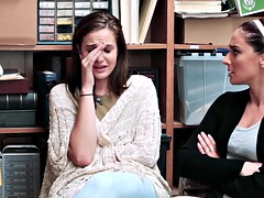 お婆さん, オフィス