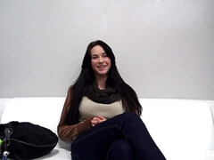 Sara Presents Her Saucy Body - Striptease