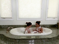 18 ans, Nana, Gros cul, Queue, 2 femmes 1 homme, Actrice du porno, Rugueux, Adolescente