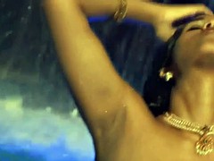 Nana, Brunette brune, Indienne, Softcore