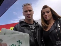 Blasen, Tschechisch, Geld, Im freien, Muschi, Realität, Jungendliche (18+), Ehefrau