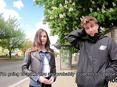 18 ans, Amateur, Brunette brune, Cocu, Pov, Réalité, Suçant, Adolescente