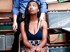 Blasen, Braunhaarige, Geschnappt, Schwarz, Interrassisch, Entkleiden, Jungendliche (18+), Uniform