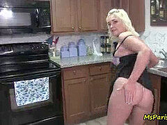 Enthousiasteling, Pijpbeurt, Sperma, Ondergoed, Moeder die ik wil neuken