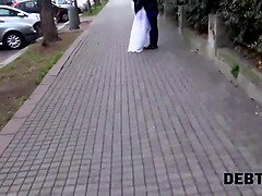 Debt4k. la cosa dolce dovrebbe restituire un sacco di soldi subito dopo il matrimonio