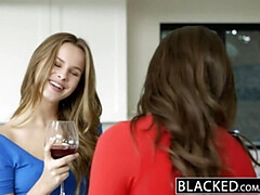 Grosse bite, Noire, Blonde, Brunette brune, Talons, Interracial, Lingerie, Jarretelles