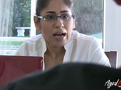 Blasen, Hd, Reif, Büro, Muschi, Ablutschen, Flotter dreier, Titten