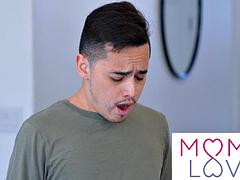 Gros seins, Sucer une bite, Bâillonner, Masturbation, Mature, Mère que j'aimerais baiser, Belle mère, Nénés