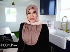 Thick Hijab Wife Tokyo Lynn Can No Longer Resists Her Horny Husband