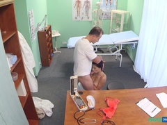 Mamada, Médico, Estilo perrito, Penetracion con dedos, Enfermera, Pov, Uniforme, Voyeur