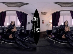 Mistress Kennya - JOI And Smoking With Gloves - VRVids