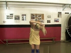 アジア人, デカパイ, ブロンド, フェラチオ, 巨乳な, 乳首, オマンコ, オッパイの