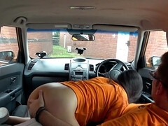 Asiatique, Noire, Sucer une bite, Brunette brune, Voiture, En levrette, Léchez, Chatte