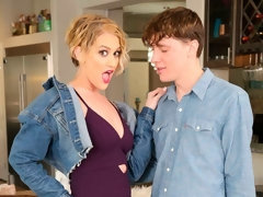 Braunhaarige, Süss, Hundestellung, Handjob, Entkleiden, Jungendliche (18+), Flotter dreier, Titten