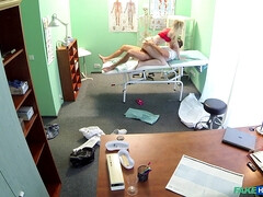 Lieveling, Blond, Pijpbeurt, Kantoor, Kut duiken, Mager, Uniformpje, Bekijker