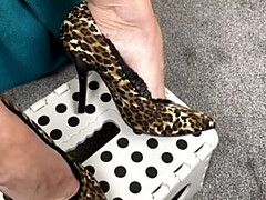 Amateur MILF Makes Footboy Remove Her Stinky Shoes For Foot Worship