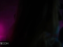 Blasen, Domination, Latex, Lecken, Pornostars, Realität, Flotter dreier, Titten