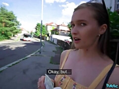 Gros seins, Sucer une bite, En levrette, Branlette thaïlandaise, De plein air, Pov, Chaussures, Adolescente