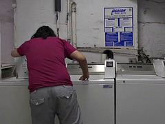 指いじり, ハードコア, キス, レズビアン, なめる, ペニスバンド, タトゥー, おもちゃ