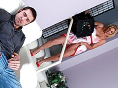 Grosser arsch, Grosser schwanz, Blondine, Blasen, Kleid, Masturbation, Milf, Kurzes haar