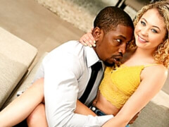 Blonde, Sucer une bite, En levrette, Branlette thaïlandaise, Interracial, Rasée, Maigrichonne, Adolescente