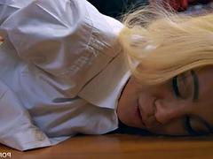 In den arsch, Tussi, Grosse titten, Handjob, Hardcore, Reif, Jungendliche (18+), Titten