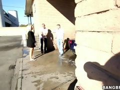 Grosser arsch, Grosse titten, Blondine, Blasen, Braunhaarige, Aufs gesicht abspritzen, Hardcore, Orgie