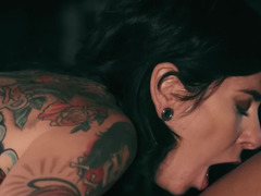 Stellung 69, Auto, Fingern, Interrassisch, Küssen, Lesbisch, Milf, Titten