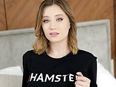 18 años, Amateur, Culo, Masturbación, Tetas naturales, Cabello corto, Solo, Estriptis