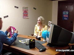 Amateur, Tetas grandes, Rubia, Mamada, Madres para coger, Oficina, Realidad, Espía