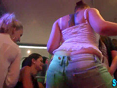 素人, フェラチオ, 着衣女と全裸男, 手コキする, オージー, パーティ, 現実, ティーン