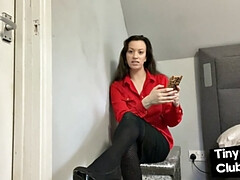 Amateur, Botas, Dominación, Dominacion femenina, Fetiche, Tacones, Tetas naturales, Pequeña
