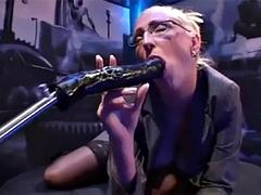 Grote mammen, Seksspeelgoed, Hardcore, Masturbatie, Moeder die ik wil neuken, Alleen, Tieten likken, Speelgoed