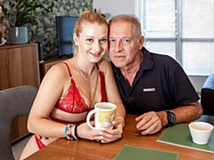 18 años, Culo grande, Verga grande, Tetas grandes, Mamada, Estilo perrito, Flaco, Adolescente