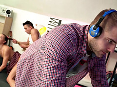 18, お尻, フェラチオ, バック, キス, スカート, ティーン, オッパイの