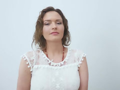 Grosse titten, Blasen, Braunhaarige, Handjob, Ehemann, Reif, Kurzes haar, Stiefmutter