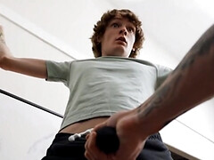 Arsch, Grosser schwanz, Blasen, Spermaladung, Kehlenfick, Handjob, Ablutschen, Jungendliche (18+)