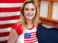 18 jahre, Grosser arsch, Grosser schwanz, Grosse titten, Blondine, Blasen, Hundestellung, Natürlichen titten