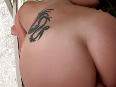 Cul, Blonde, Doigter, Massage, Mamelons, De plein air, Nénés, Voyeur